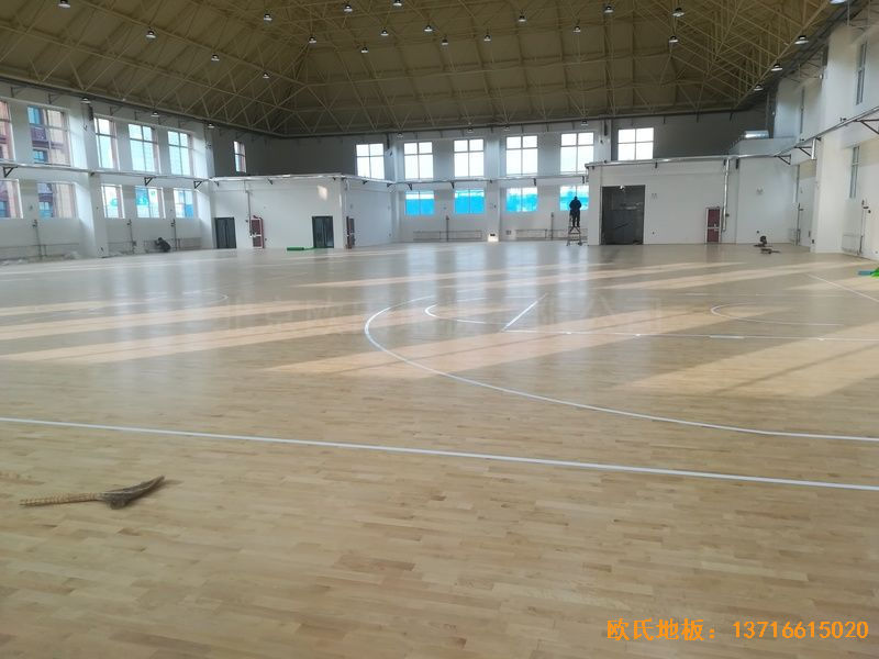 山東濟南歷城區(qū)小學體育木地板安裝案例