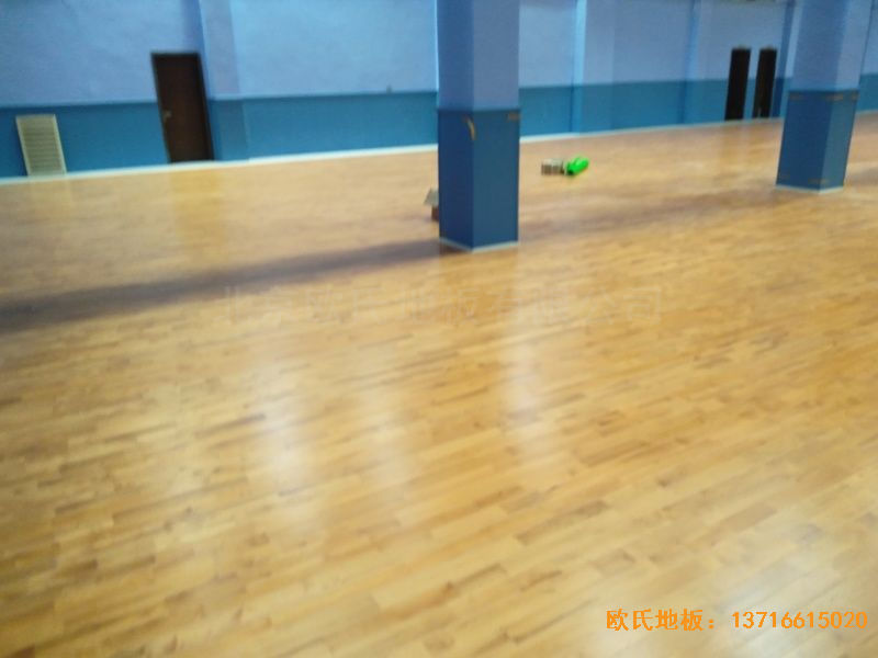 湖北武漢新華路體育場(chǎng)羽毛球館體育地板施工案例