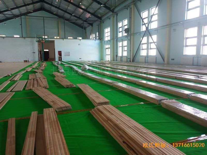 青海西寧市城西區(qū)新寧路18號中國科學(xué)院運動木地板鋪設(shè)案例