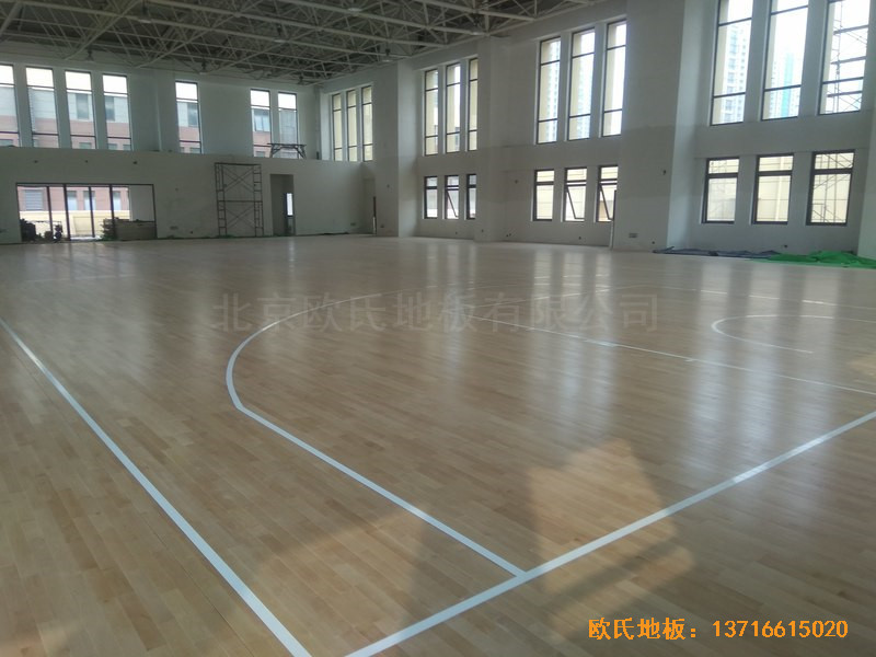 山東濟(jì)南唐冶城籃球館體育木地板安裝案例5