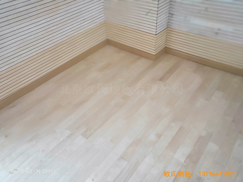 江蘇三井實(shí)驗(yàn)小學(xué)籃球館運(yùn)動(dòng)木地板鋪設(shè)案例3