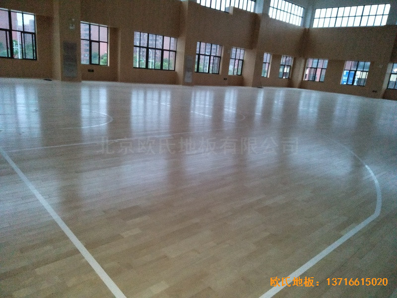 上海松江區(qū)佘北學(xué)校運動館運動木地板鋪設(shè)案例0