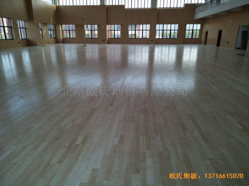 上海松江區(qū)佘北學(xué)校運動館運動木地板鋪設(shè)案例5